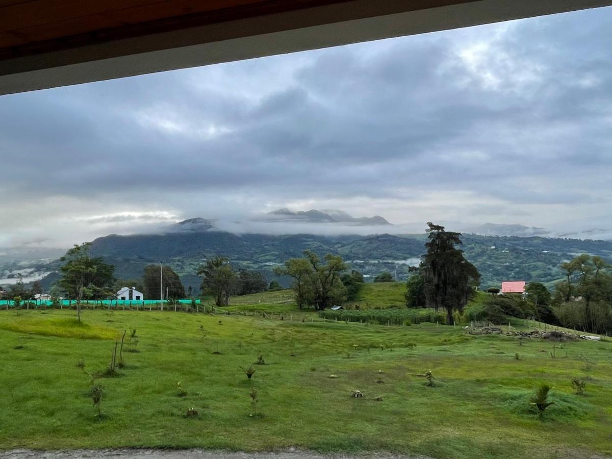 Cucuate Hospedaje Choachi Bagian luar foto